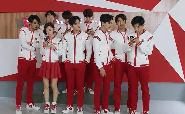 改编得更人性化但离小说相去甚远唐柔是傲不是狂_兴欣_叶修_战队