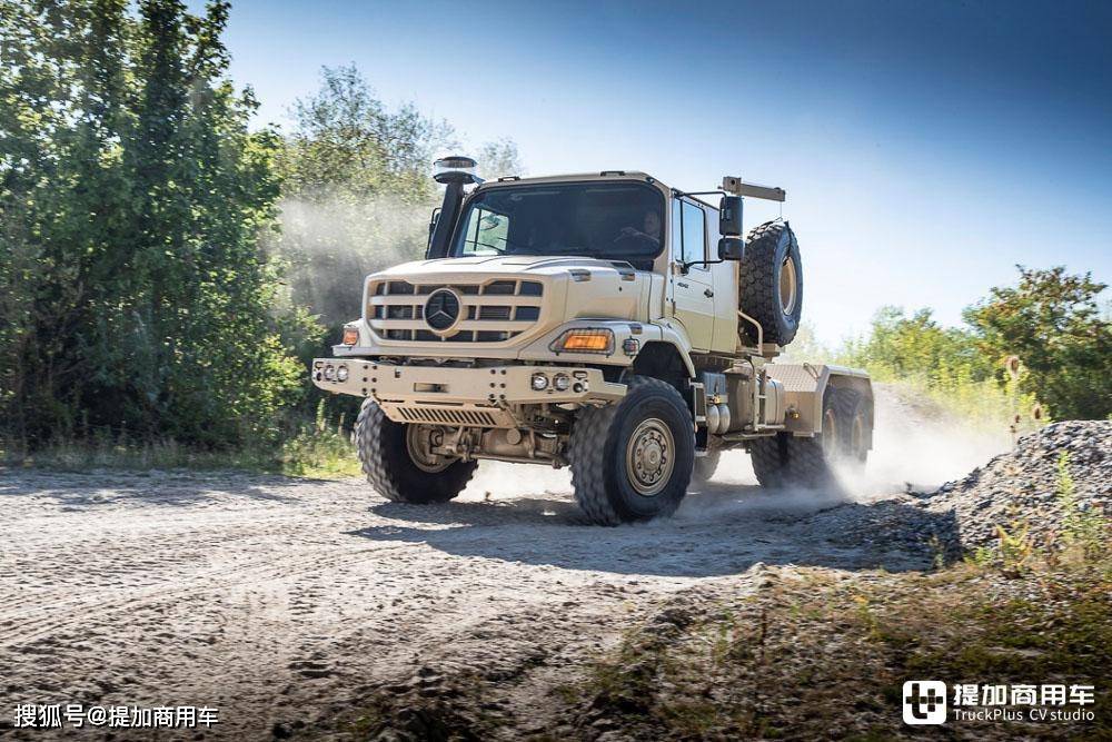 敞篷版乌尼莫克亮相,多款zetros车型抢眼,奔驰idex 2023展车实拍_车辆