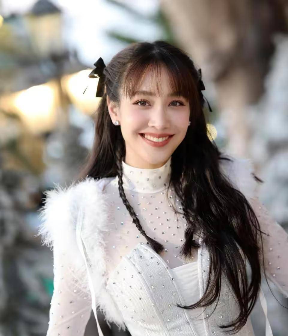 泰国女星min自曝已脱单!对方是认识近10年的朋友_玫瑰花_什么_情人节