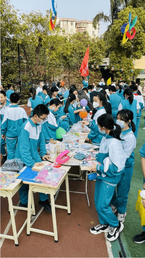 广州江南外国语学校2023年雷锋月系列活动之春季义卖