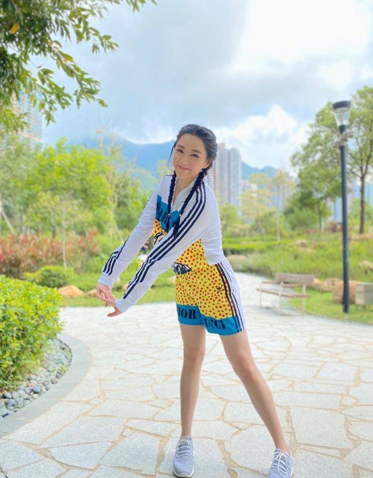 前女友也来"祝福",网友表示看不懂_汤洛雯_黄心颖_时尚