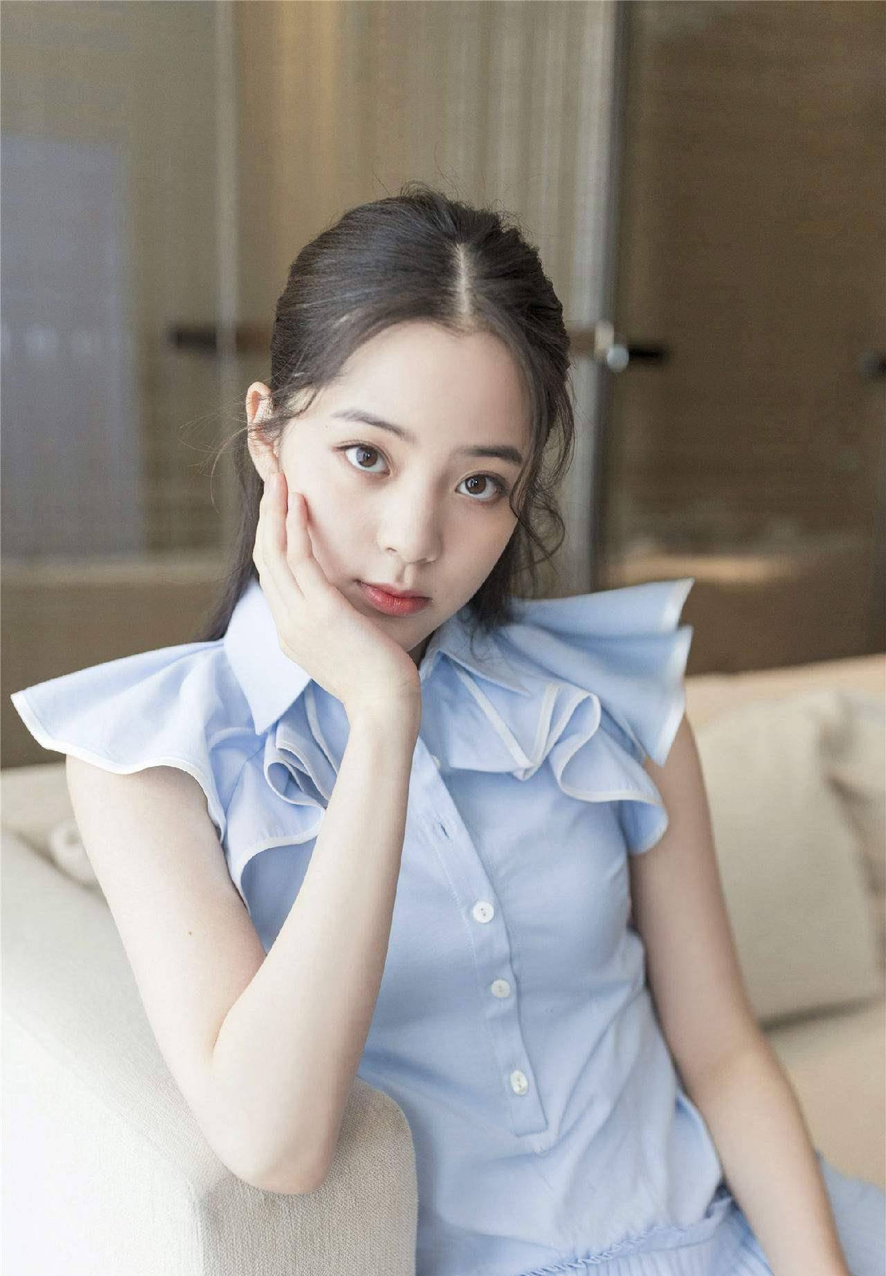"塌鼻子"女生也能很美丽,学习欧阳娜娜iu的妆容,美得很清新_时候_鼻梁