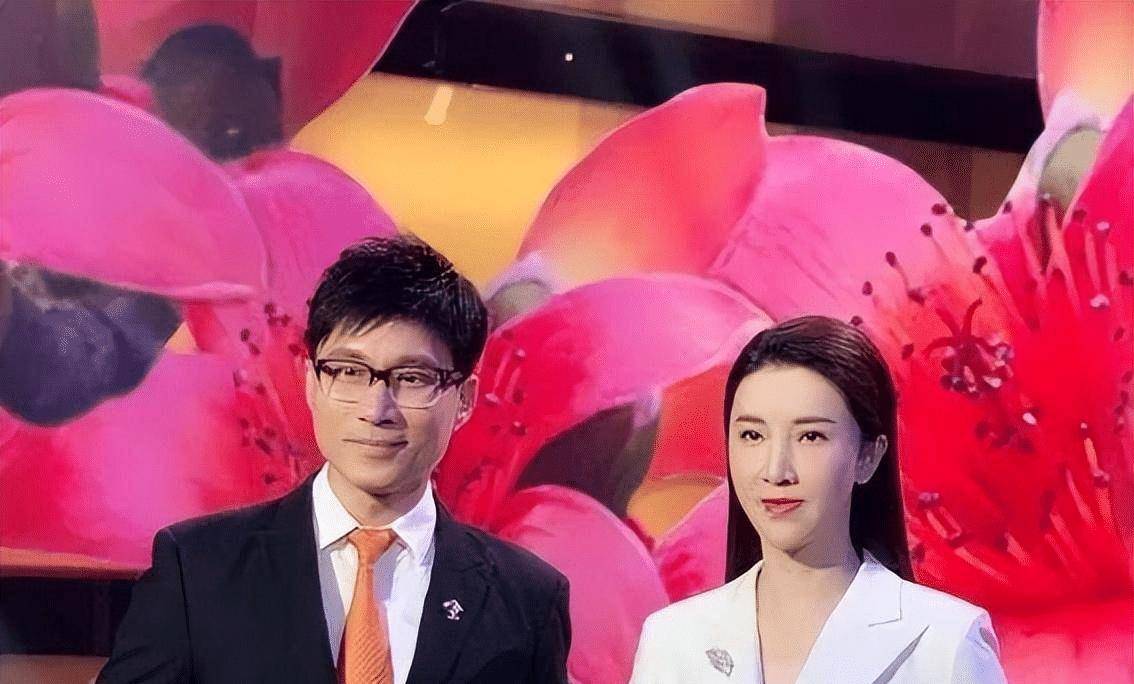 20年前广东珠江台最红的主持人,任永全做了处长,伍燕做了总监_成为了