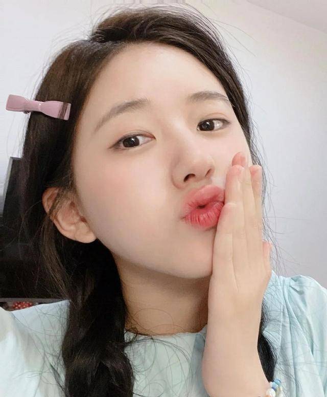 可爱圆脸赵露思的惊艳感从何而来?_感觉_比较严重_女孩