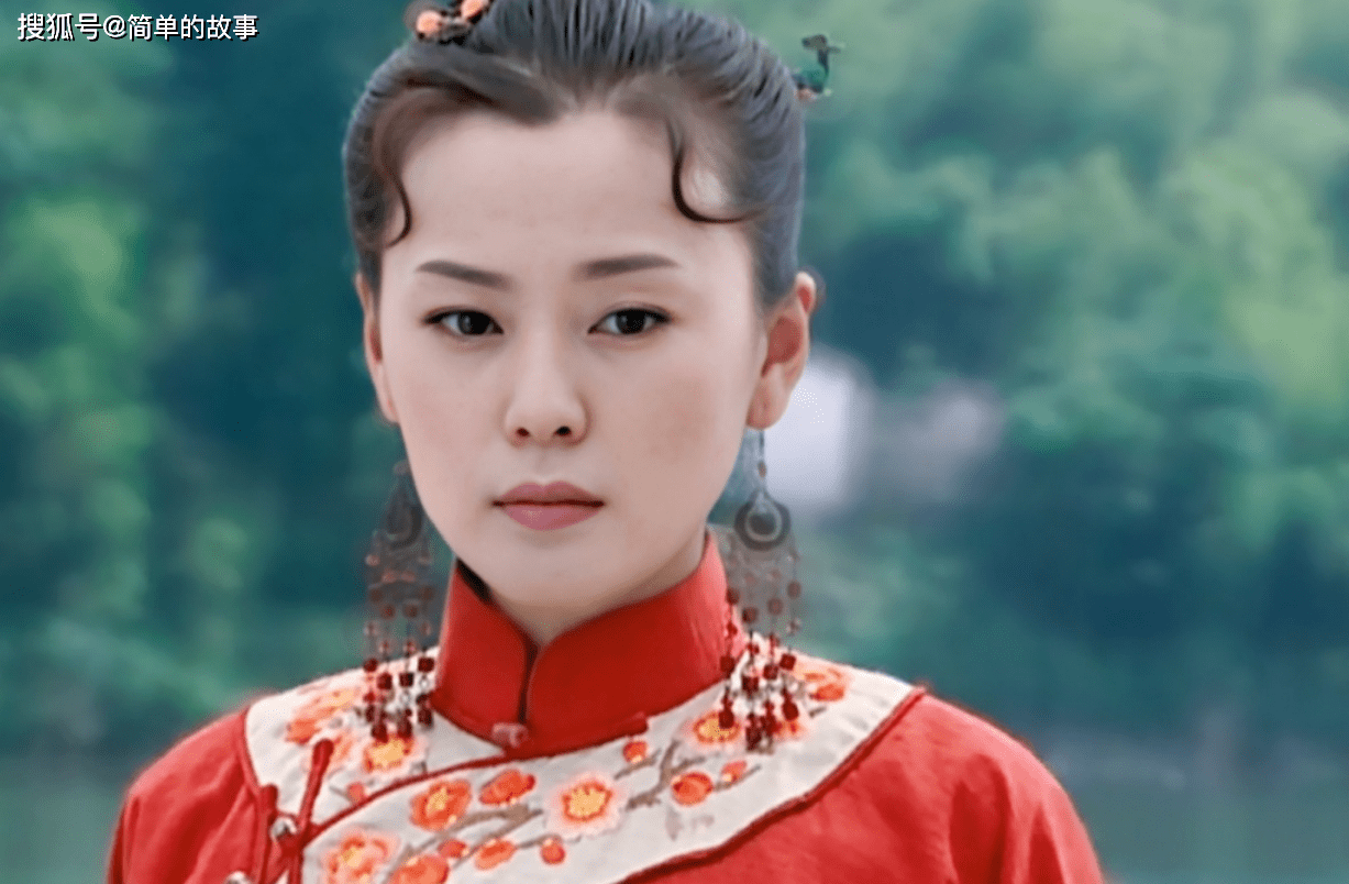 《行走的鸡毛掸子》里的明凤,《突然心动》里的丛芳菲;关于"梁爱琪"的