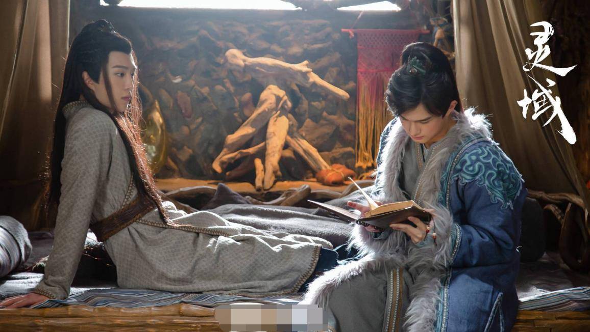 范丞丞,程潇合唱《遥望》,共演灵域郎才女貌,前者未受姐姐影响_凌语诗