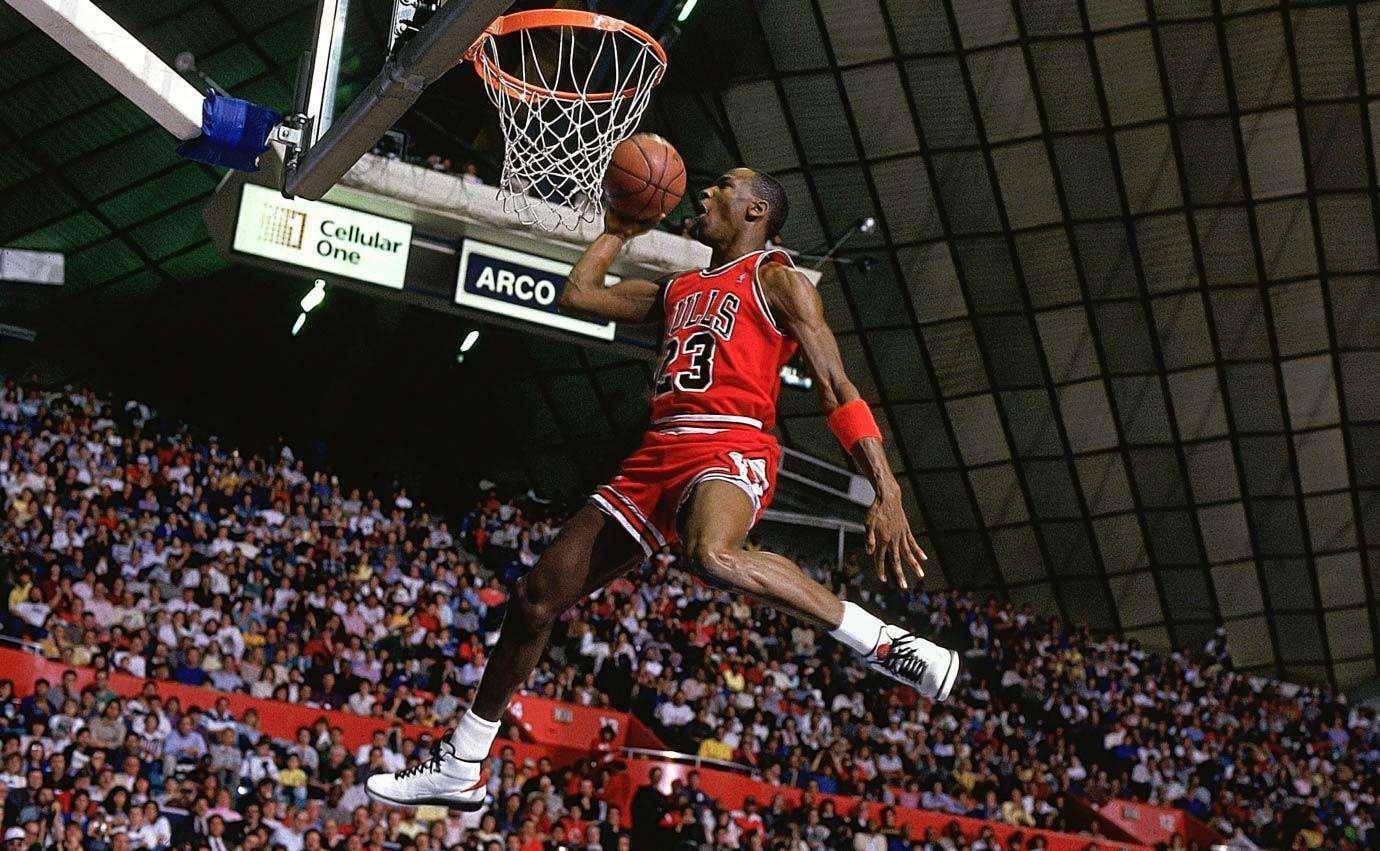 乔丹:退役巅峰,让nba濒临破产,魔术师当众跪地求他回来_特鲁姆普_公牛