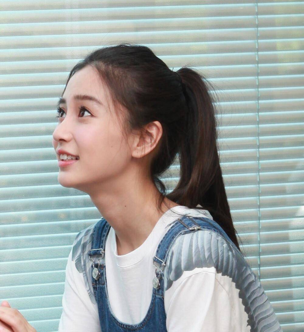 长发女生看过来,姐姐唐嫣赵丽颖都爱上这款马尾辫,少女感爆棚了_style