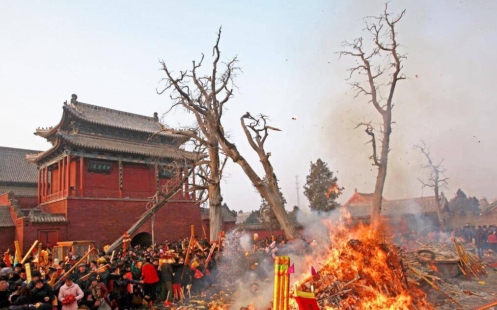 同样是祭祖,为啥河南太昊陵人潮涌动,而陕西黄帝陵门可罗雀?