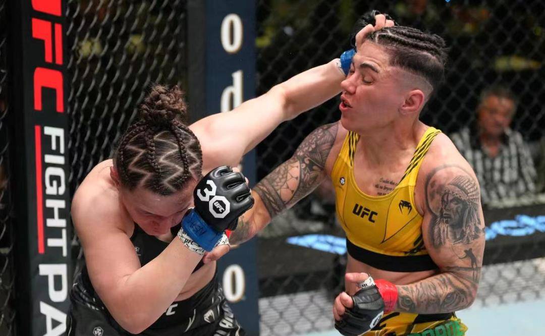 闫晓楠vs前ufc冠军!获胜将挑战张伟丽?_安德拉德_比赛_量级