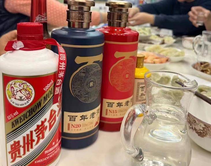 貴州飲酒怪象:酒桌不見本地茅臺,反而這3款