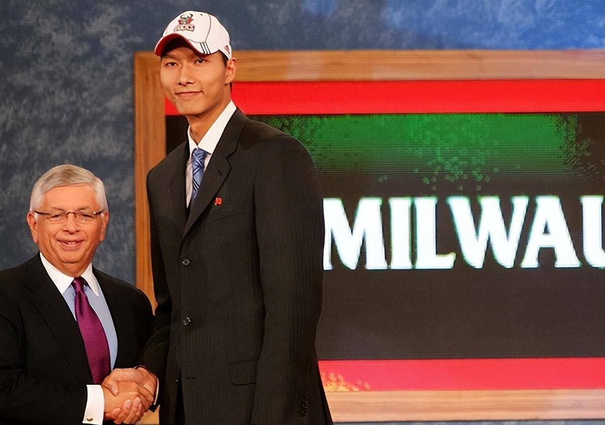 吴迪:易建联的老板娘,负责管理广东宏远事务,对待球员尽职尽责