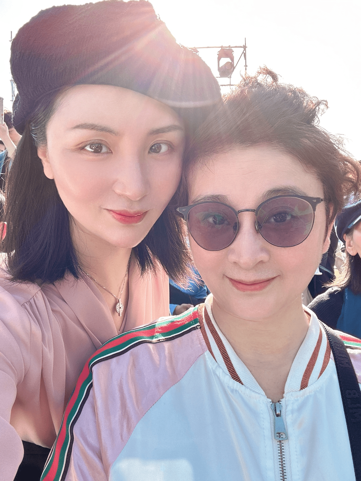 演员鸿利早春携家人15天游历5城 成香港放开后首批游客_珠海_阳朔