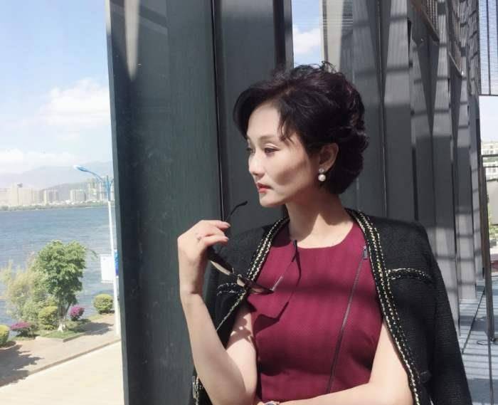 女首富李颖简历36岁图片
