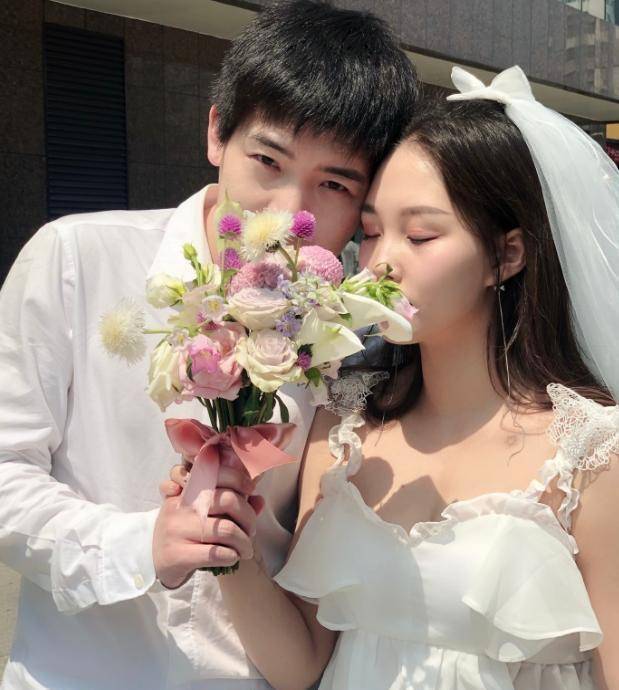 未出道"偶练"选手近况,董岩磊依旧是快乐源泉,而他已经结婚了_周锐