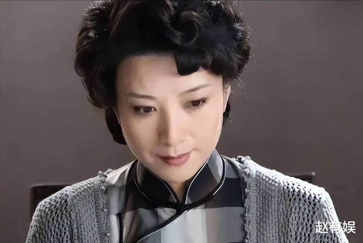 演员王静:低调演戏36年,一人撑起母亲晚年,59岁婚姻成谜!