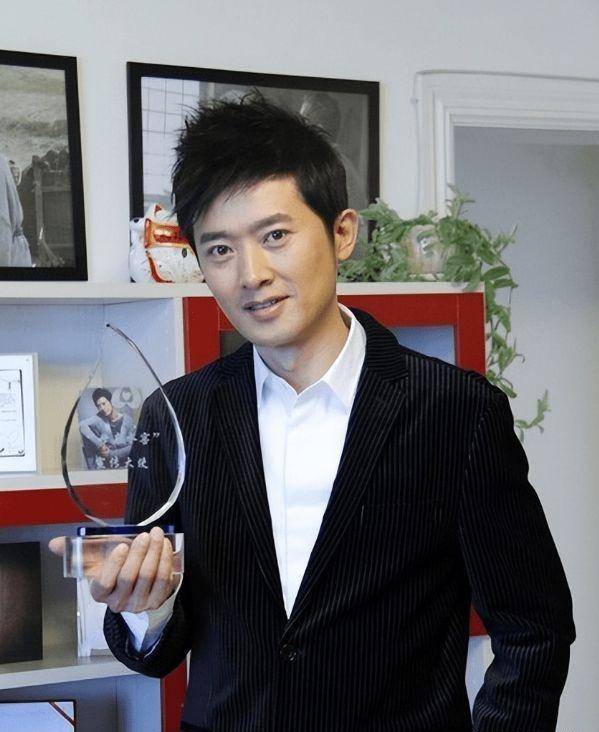 任泉50岁生日,李冰冰连续13年为其庆生,网友喊话两人在一起_评论