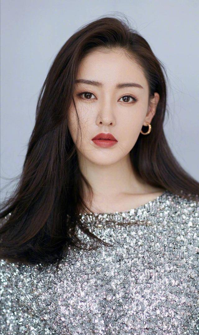 昭和美人小泽真珠和张天爱_爱的_嘴唇_面部