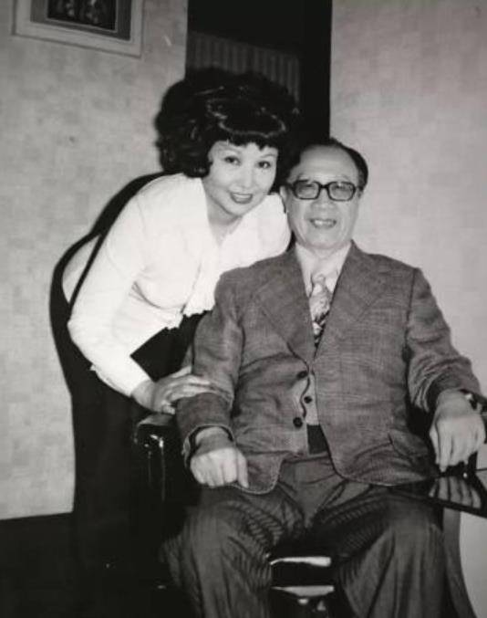 她53岁嫁75岁文豪,1年后离婚气死丈夫,靠着高额赔偿活到了98岁_徐贤乐