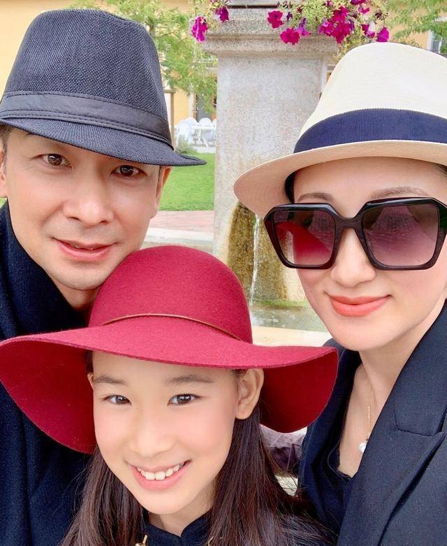张丹露为赵文卓庆生:没有中年危机的全职太太,都有这4个特征_婚姻