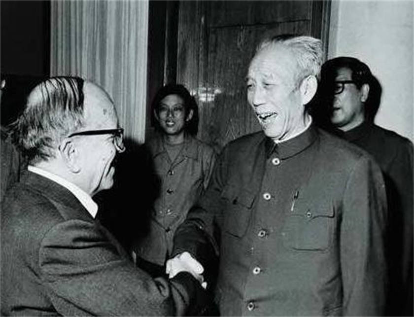 1977年左宗棠墓地被炸毁,王震得知后大怒,随即下令:立即恢复原状-搜狐大视野-搜狐新闻