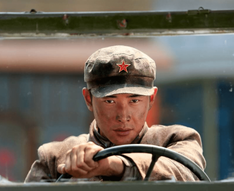 马思纯新剧《侦察英雄》出演文艺兵!