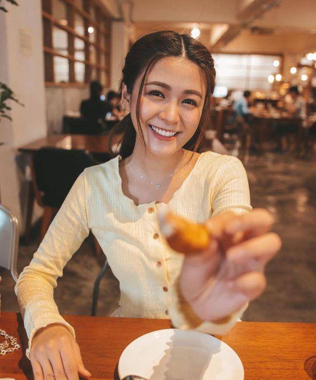 tvb小花江嘉敏生日有好姐妹制造惊喜 "千亿女友"郭嘉文陪庆祝_冯盈盈