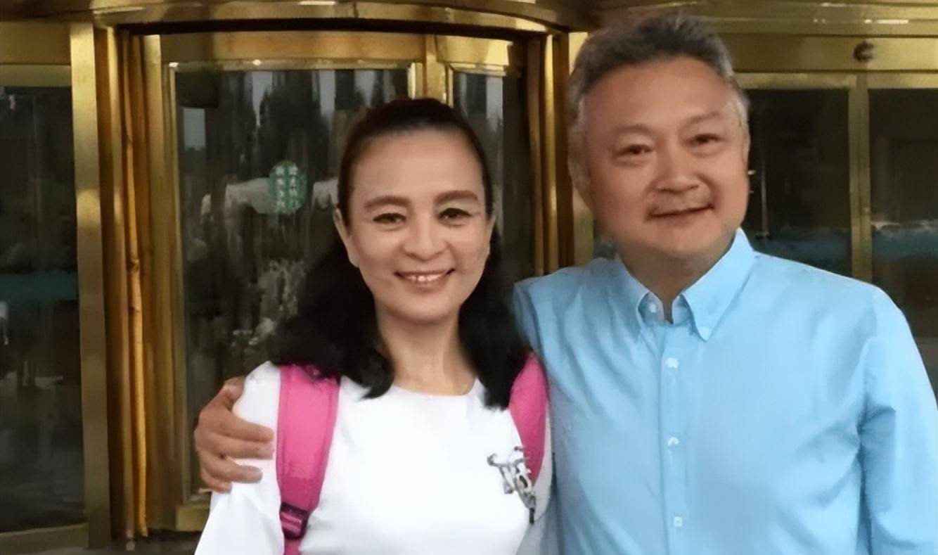 欧阳奋强:儿子早逝,和初恋妻子风雨相伴40年,晚年生活怎样了?