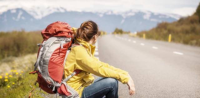 为什么外国人旅游喜欢别致的背包客,而中国人喜欢拉杆箱?