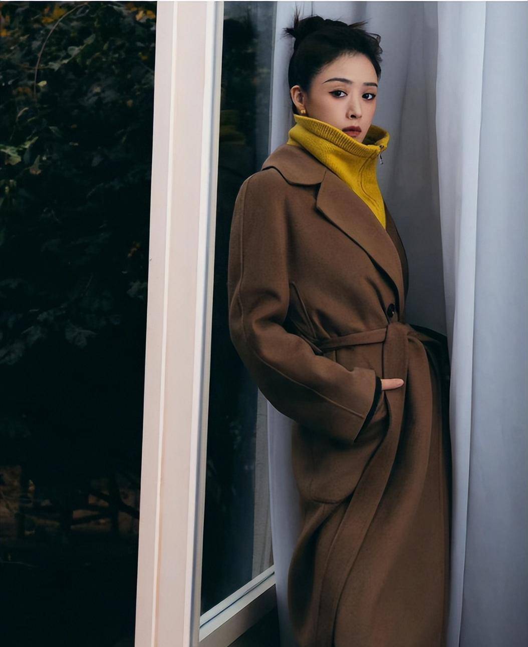 这次出镜,蒋欣再次美出新高度,纤细好身材,网友直呼:娘娘好美_骨架