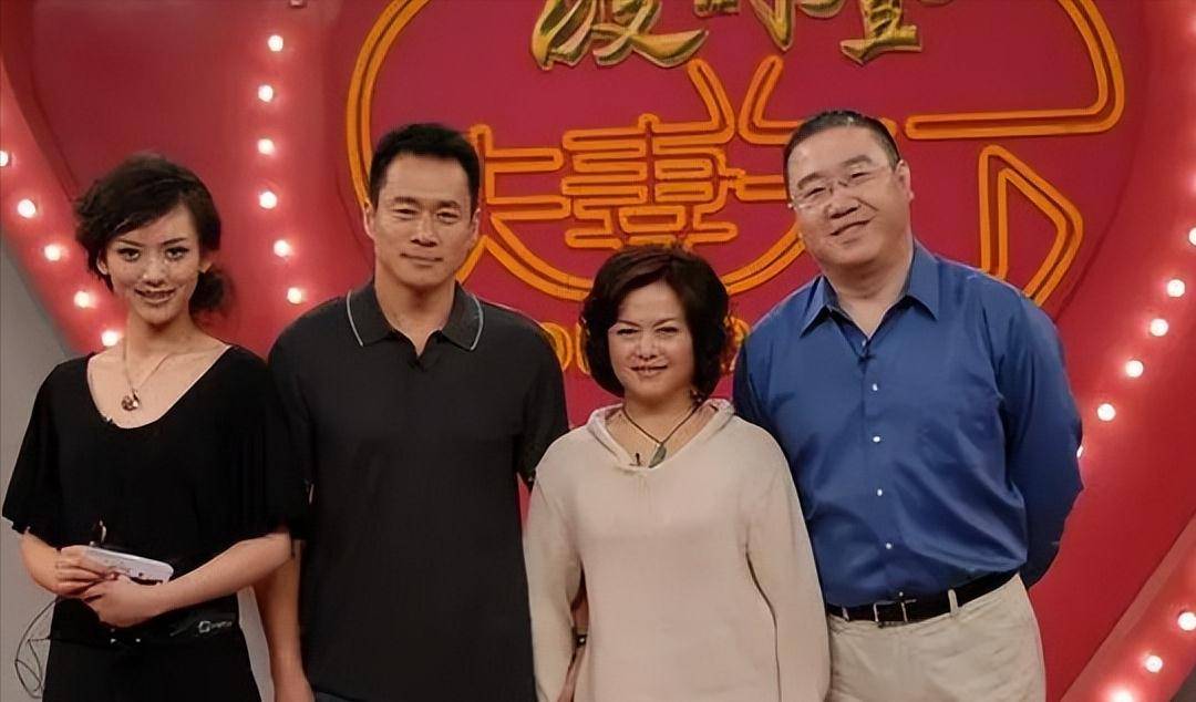 刚开始丁海峰根本接不到戏,唐歌也找不到工作.