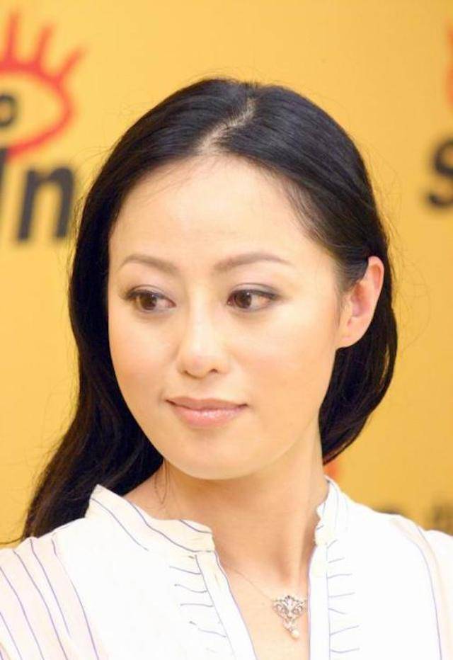 2个富豪曾因她而破产,40岁大胆出演作品成名_张小蕙_钟镇涛_张晓慧