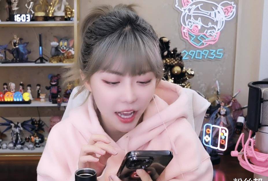 被ai换脸成至臻版,周淑怡吐槽真假难辨_视频_人工智能_网友