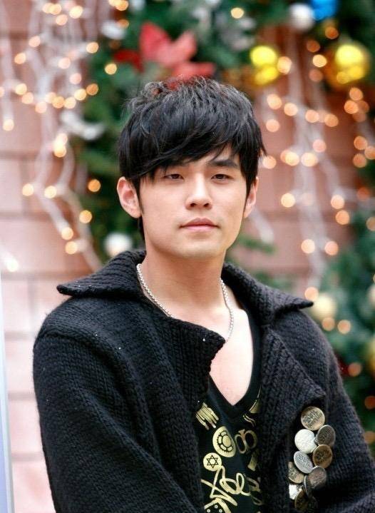 周杰伦到底有多少钱？他的财富背后有什么故事？_收入_来源_演唱会