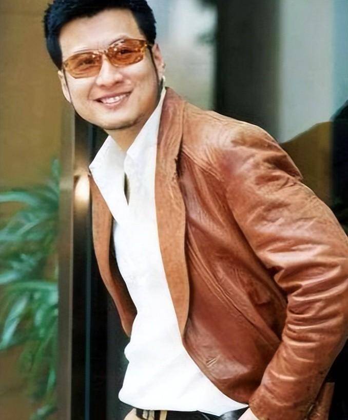 孙兴:38岁娶娇妻,43岁婚变,52岁跟前妻复婚,今与富婆秀恩爱_表演_角色