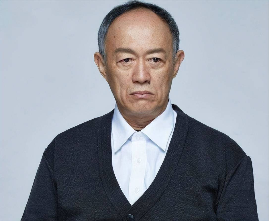 曝z姓女演员为上位,疑主动陪睡已婚某影帝,男方都能当她爹了_张俪