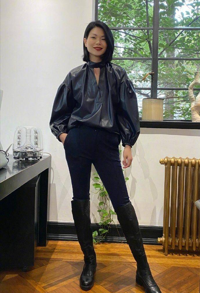 吕燕一身芭比粉套装霸气御姐范,一般人真不敢穿_毛衣_魅力_身材