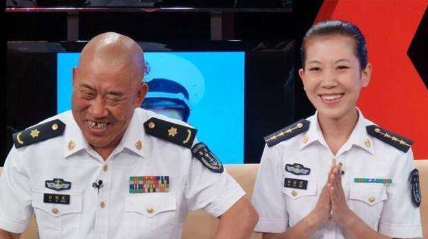 杜旭东有着大校军衔,就算是退出娱乐圈了,他也是无论如何都饿不死的