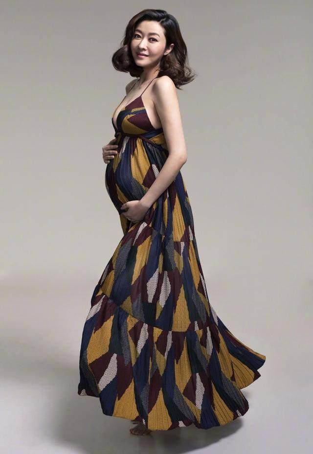 "好期待宝宝的出生,又有些不舍",字里行间,熊黛林在怀孕期间虽然艰辛