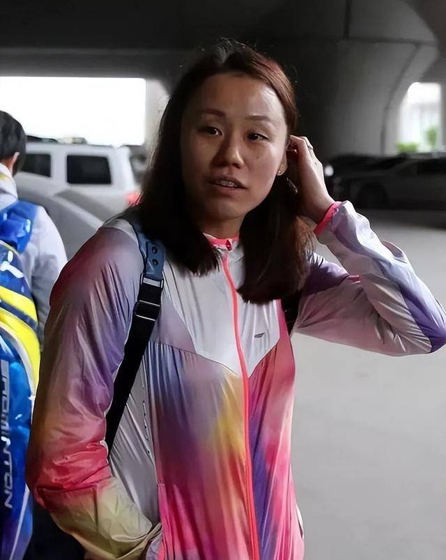 有意思的是,分手后,王楠转身拥抱了赵芸蕾的队友田卿.