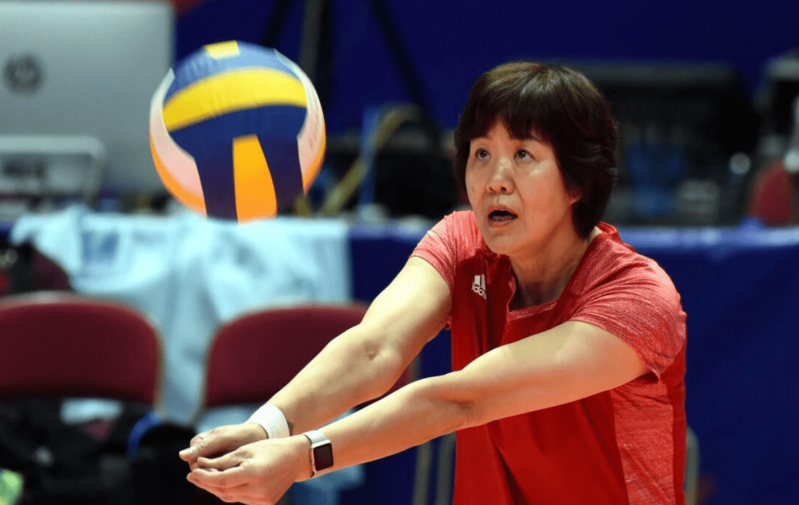 俩全中国最"狠"的女人,铁榔头和巩皇:十年饮冰,难凉热血_中国女排