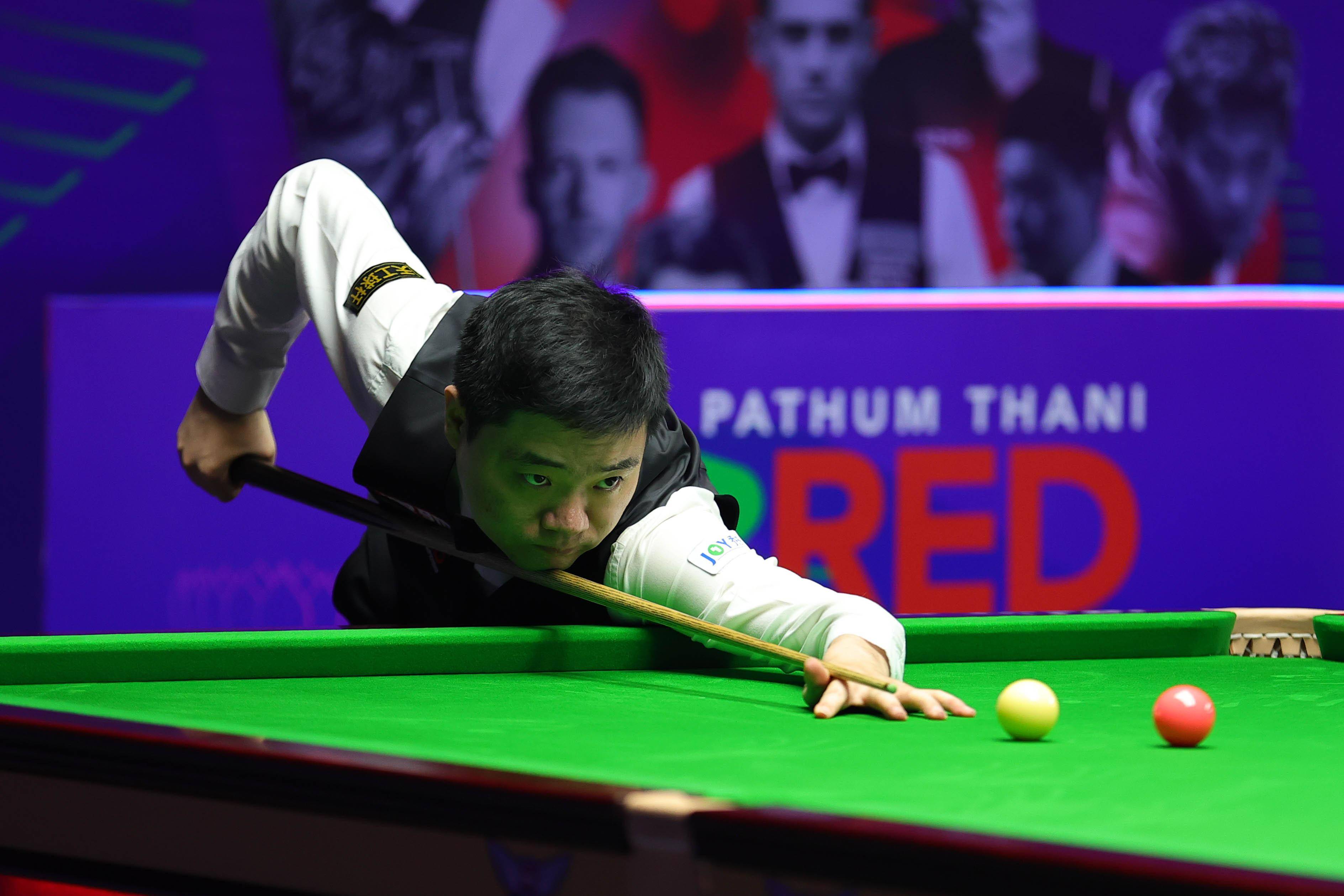 挺进8强之后的丁俊晖,1/4决赛遭遇又一个老对手宾汉姆,去年世锦赛首轮