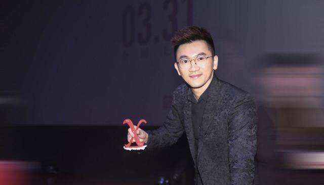 苏有朋又帅气了?一点都没有显老,完全是华丽出场_西装_白色_绅士