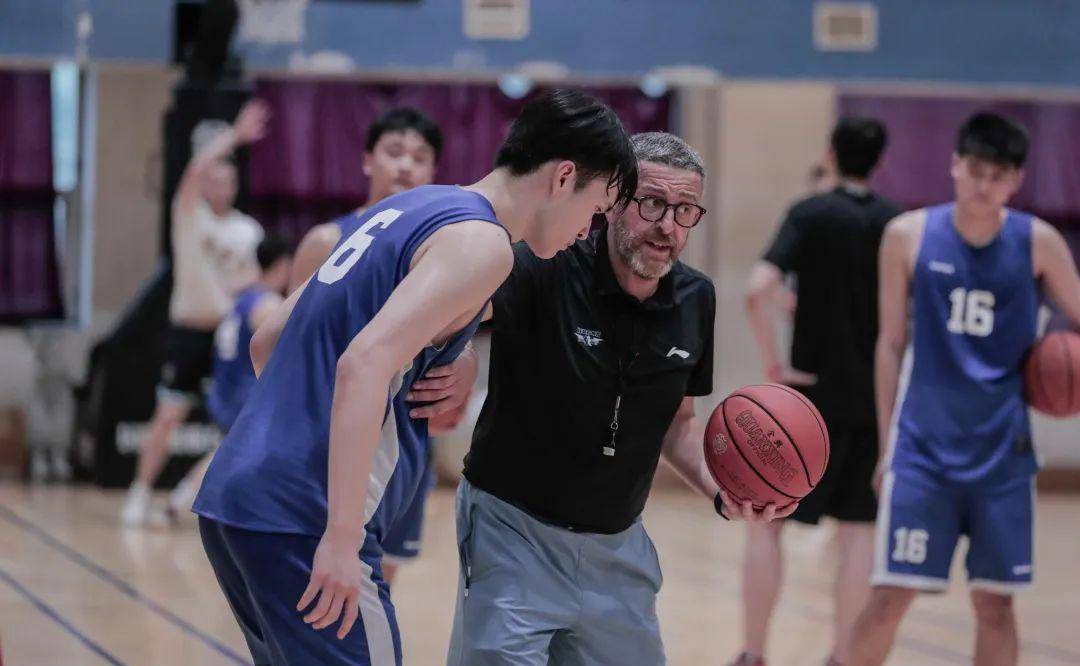 而不少的cba球队和当地体育局有太多的千丝万缕的联系了,之前由于球队