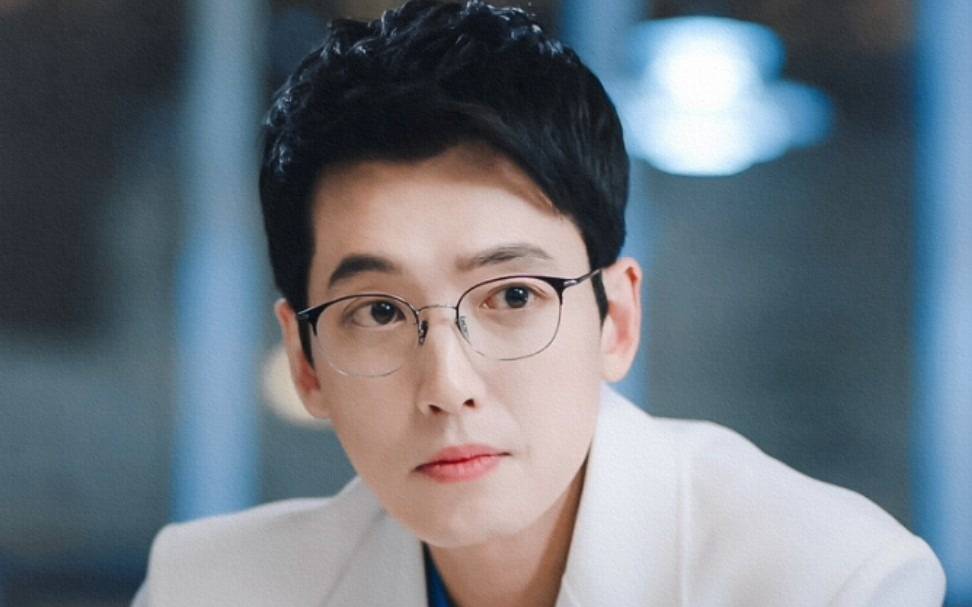 虽然郑敬淏作为演员一向低调,但由他主演的电视剧从《陷入纯情》,到