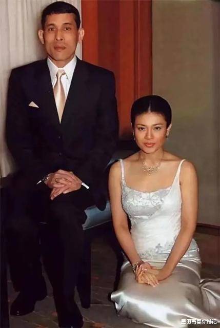 最美泰妃西拉米空有皮囊,长得漂亮不聪明,被贬寺庙见儿子要下跪_国王