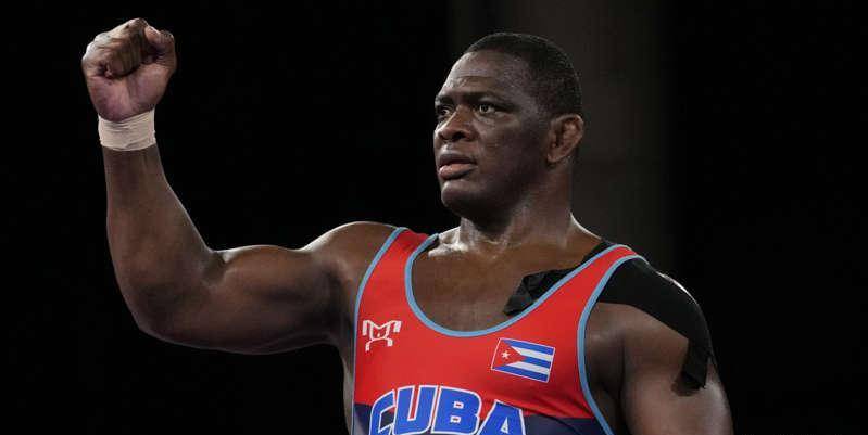 "摔跤之神"米哈因·洛佩斯,4届奥运金牌得主,超越卡列林_奥运会_古巴