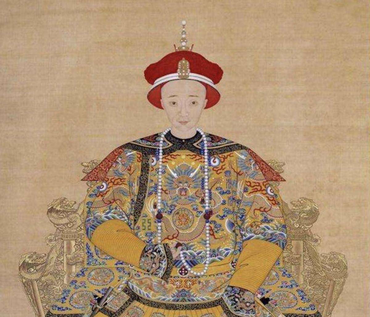 慈禧每天凌晨3点起床,8点才上朝,期间的5个小时在做什么?