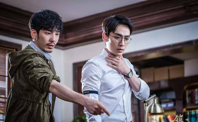 "当年嫌他丑,如今追成狗",现在的千玺,朱一龙让你高攀不起!