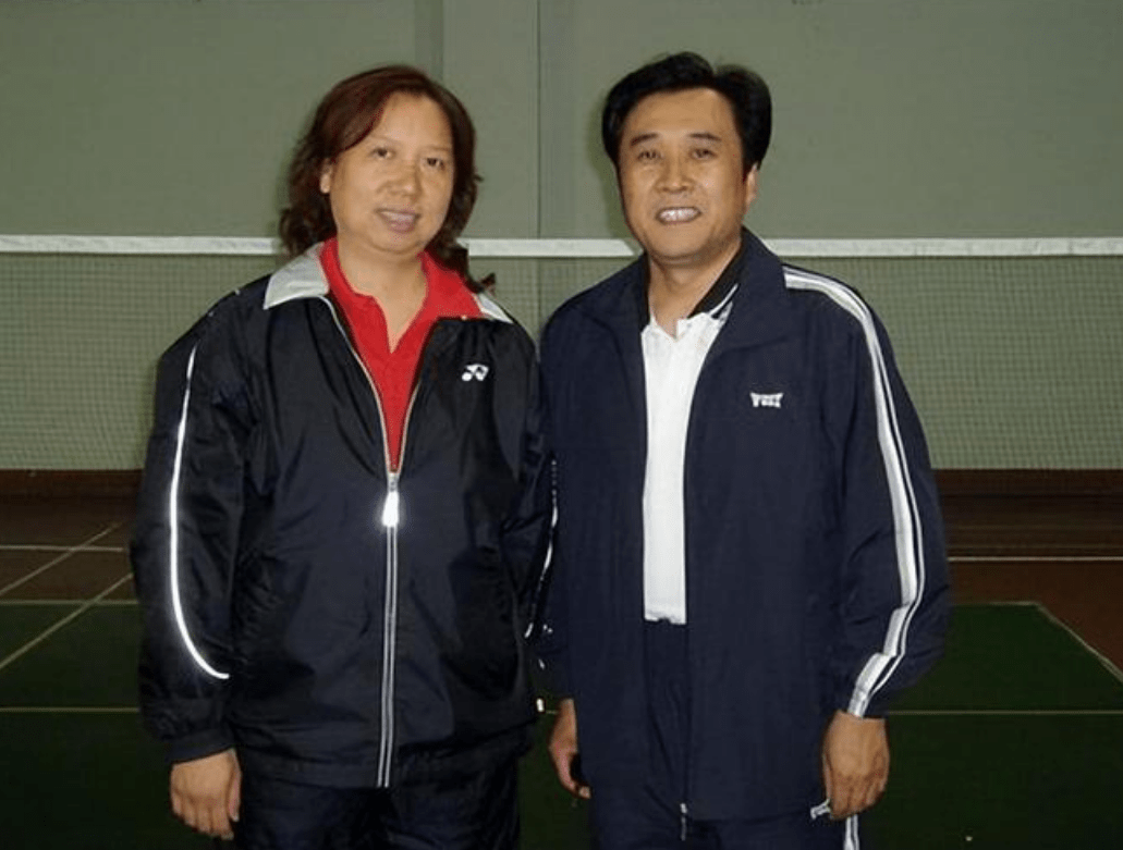 韩爱萍:13次夺得世界冠军,为回国执教放弃国外高薪,57岁病逝_羽毛
